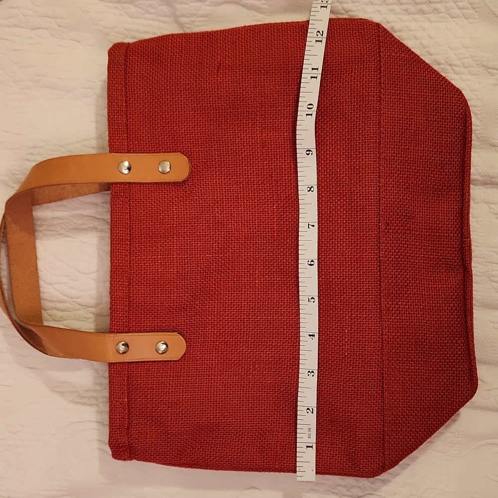 NWOT Red Jute Tote Bag with Tan Leather Handles & Zip Closure